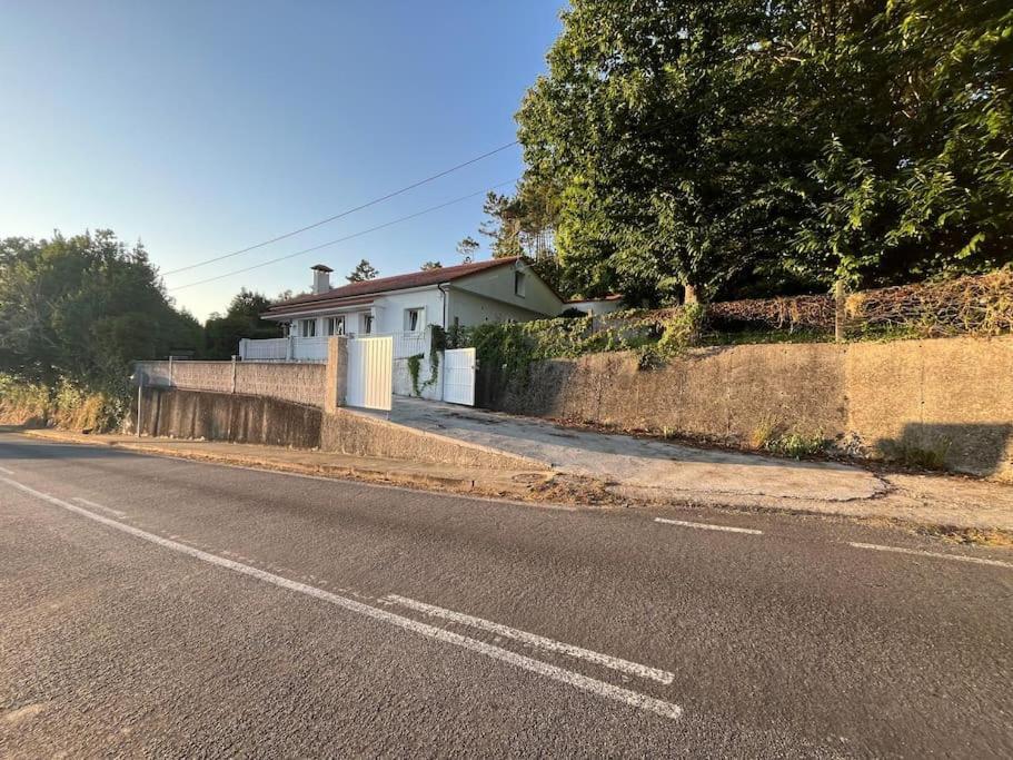 Villa Casa En El Campo Con Piscina Lousame